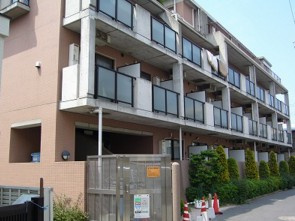 【外観】 | グローリス中野 | 鉄筋コンクリート造のがっちりとした建物。