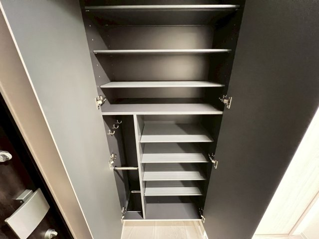 コンフォリア・リヴ北浜高麗橋の収納