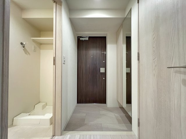 コンフォリア・リヴ北浜高麗橋のエントランス