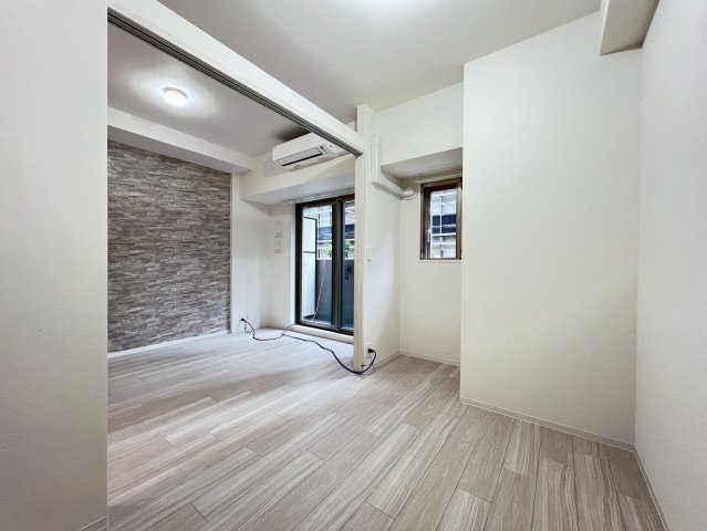 コンフォリア・リヴ北浜高麗橋の洋室