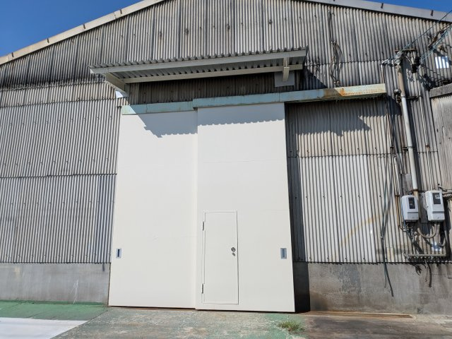 あし原町１７５倉庫のエントランス