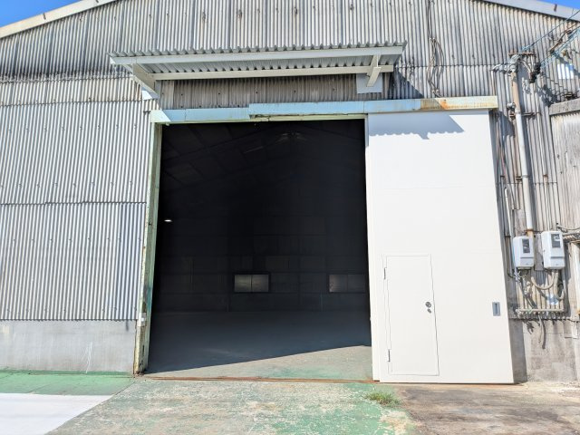あし原町１７５倉庫のエントランス