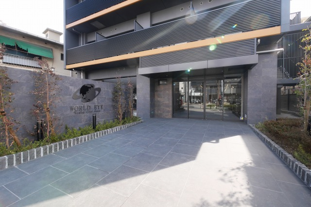 ワールドアイ難波City Gateのエントランス