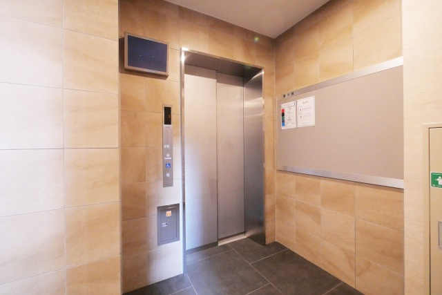 ワールドアイ難波City Gateのロビー