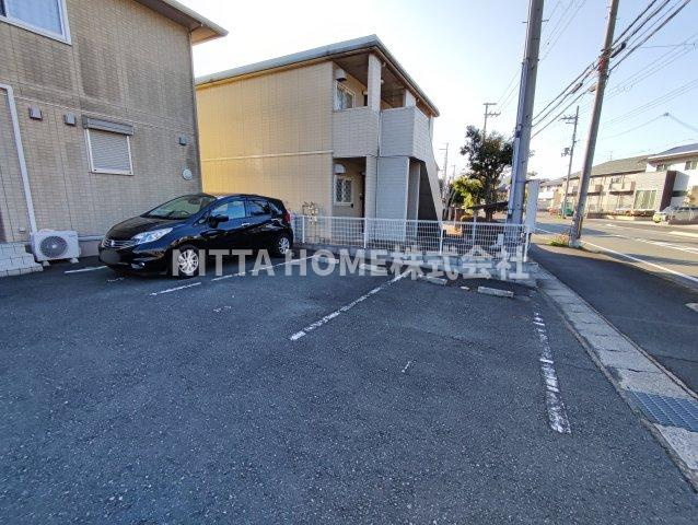 グランモアⅡの駐車場|駐車場は１台無料になります！