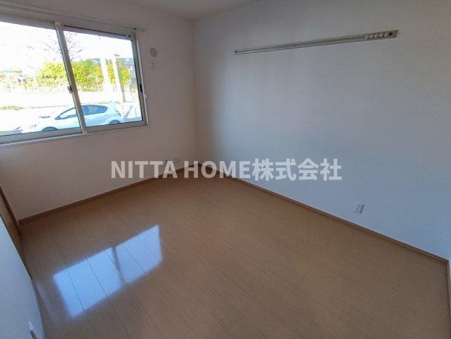 グランモアⅡの洋室|独立した洋室６帖です☆彡