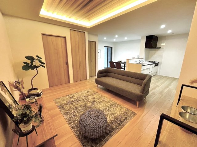常盤下田町のその他|【施工例】ご家族みんながゆったり寛げる開放感たっぷりのリビング。広々としたリビングでは家具選びも楽しみの一つになりますね。