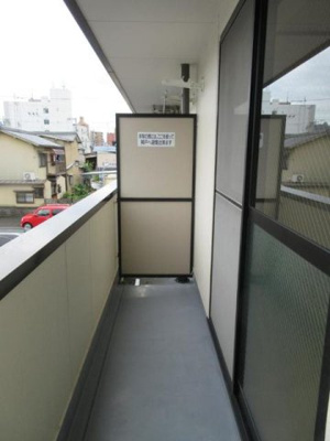 【バルコニー】 | 明山 | 広々としたバルコニーです