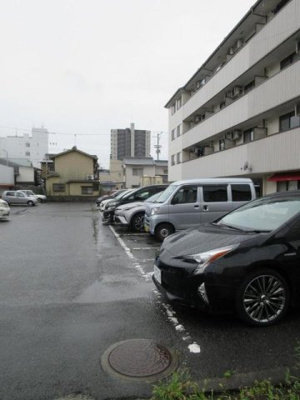 【駐車場】 | 明山 | 駐車スペースもあります