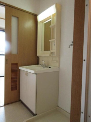 【洗面所】 | 明山 | スペースが確保できる洗面所です