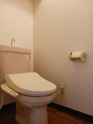 【トイレ】 | ロータスビレッジあいゆうＡ棟 | ゆったりとした空間のトイレです