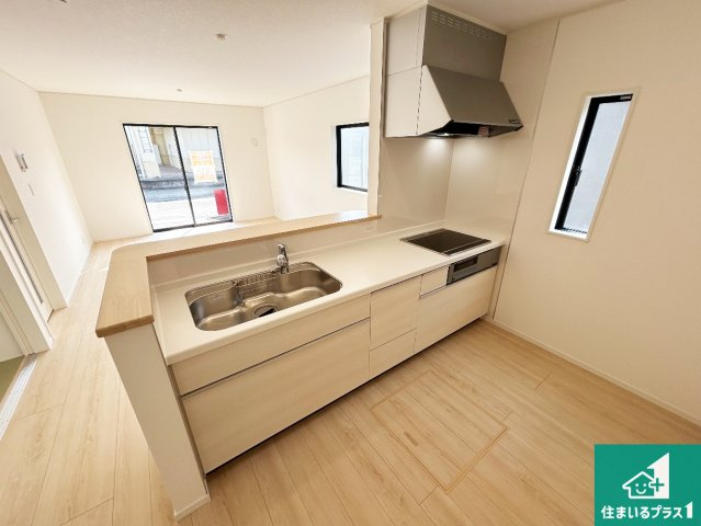 紀の川市西井阪　第3期　新築一戸建ての前面道路含む現地写真|周辺は落ち着いた街並みの住宅地！子育てがしやすい住環境です！まだ未完成ですが、現地でしかわからない事もございます。是非一度ご覧ください。