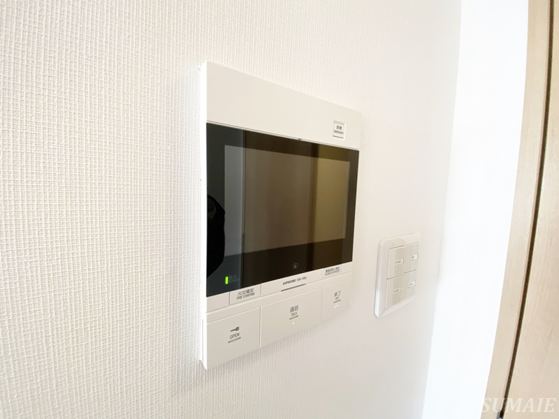 ドゥーエ東十条のセキュリティ|モニター付きインターホンです☆