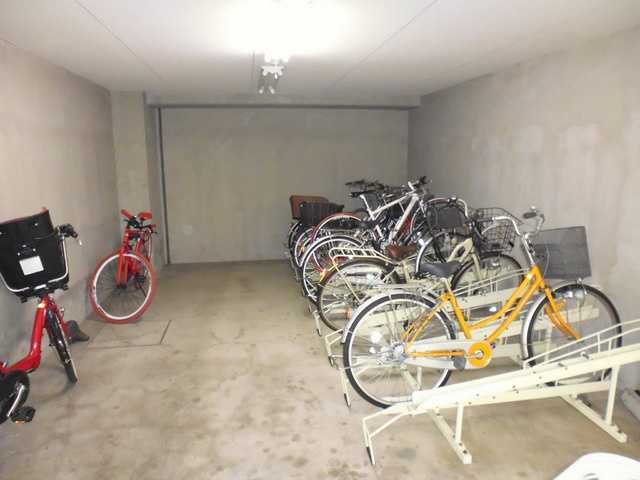 ドゥーエ東十条のその他共用部分|駐輪場もありますよ☆