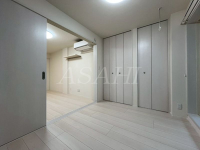 【洋室】 | ハマサンビル | 落ち着いた色調の洋室です