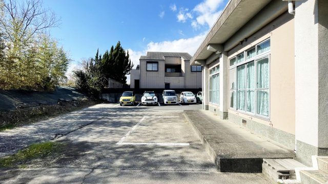 西新浜町2丁目3-24　一軒家の駐車場