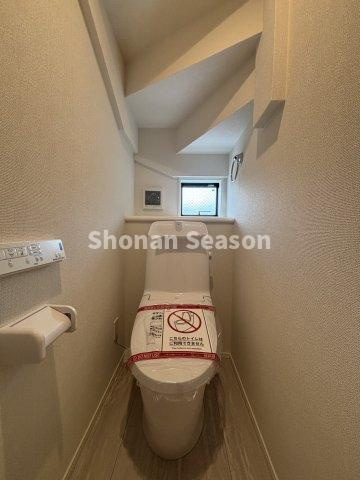 【現地画像あり】厚木市戸室５期　全２棟　2号棟のトイレ|何度も拭く必要なく、ペーパー代の節約に繋がります♪