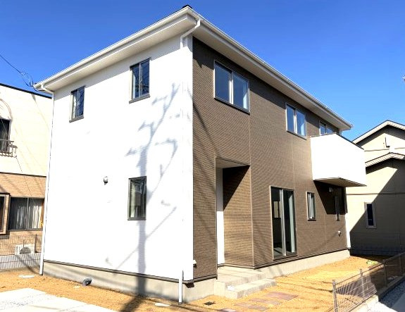 アーバンスタイル前橋市北代田町1期　1号棟の外観|前橋市北代田町に新築住宅が完成し舞田。３棟現場です！
お客様のご都合に合わせていつでもご内覧頂けます。
お気軽にお問い合わせください♪