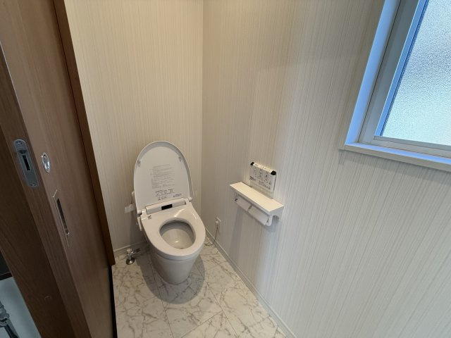 高崎市吉井町吉井　中古住宅のトイレ