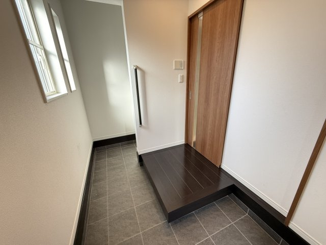 高崎市吉井町吉井　中古住宅の玄関
