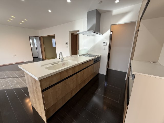 高崎市吉井町吉井　中古住宅のキッチン