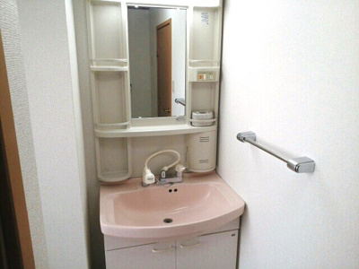 【洗面所】 | パルテノン吉藤Ｃ | スペースが確保できる洗面所です