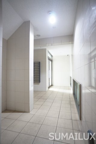 熊本市中央区新町３丁目の賃貸マンションのエントランス
