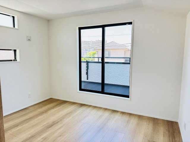 八王子市　北野町　新築一戸建て　６期の寝室|～2階7.5帖の主寝室　ベッドなど大型家具のレイアウトもしやすい広さです～