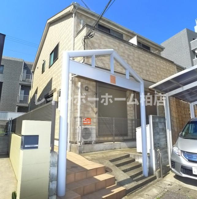 担当エリアのルームアドバイザーが直接対応