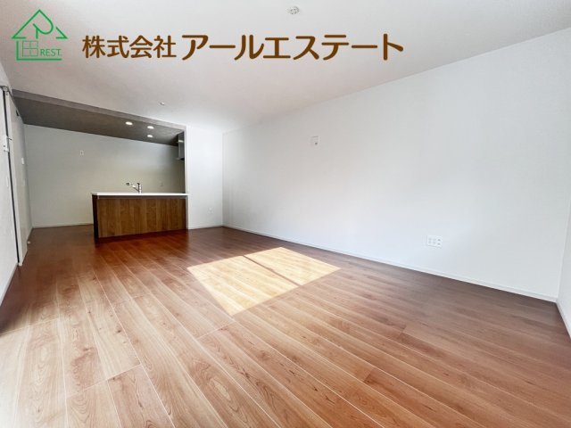 加古川市加古川町中津　JR「加古川駅」徒歩16分の居間・リビング