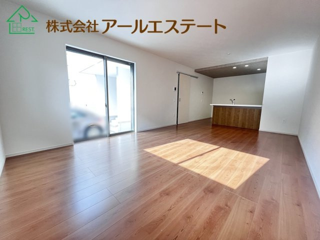 加古川市加古川町中津　JR「加古川駅」徒歩16分の居間・リビング