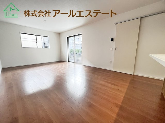 加古川市加古川町中津　JR「加古川駅」徒歩16分の居間・リビング