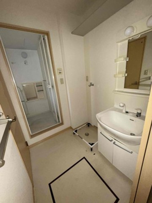 【洗面所】 | アーネスト南日吉 | 忙しい朝には欠かせない洗面所です