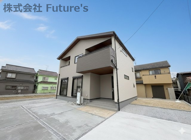 三郷市彦江1丁目　新築戸建　全1棟の外観|高速道路へのアクセスに便利な三郷JCT近くの邸宅です