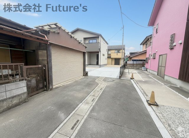 三郷市彦江1丁目　新築戸建　全1棟の前面道路含む現地写真|前面道路含む現地写真です。