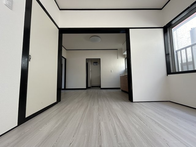 アベニール林崎の居間・リビング