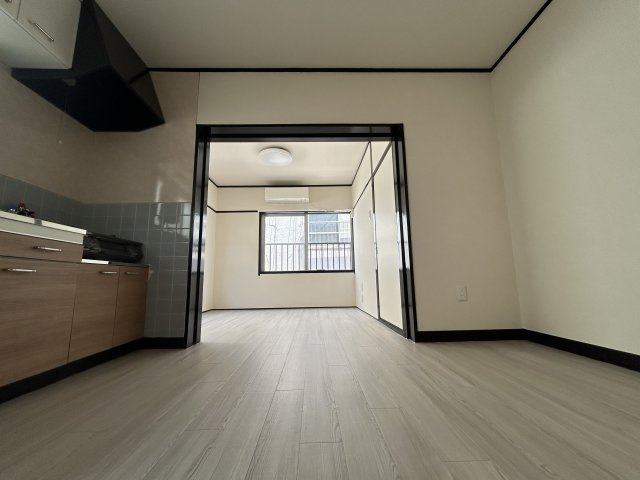 アベニール林崎の居間・リビング