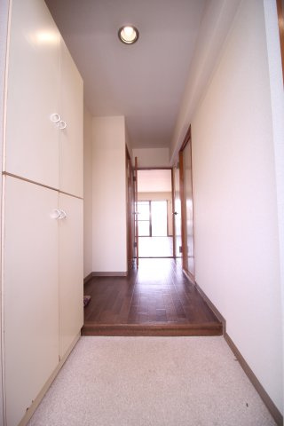 ヴィスター五色山の玄関