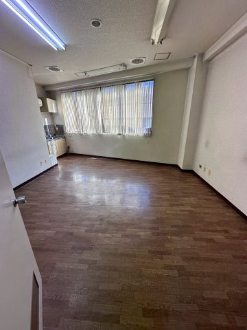 【居間・リビング】 | 新丸子駅徒歩3分 セピアハイム2階 7.5坪 居抜き