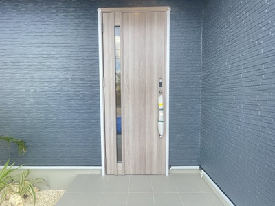 【玄関】 | 与那原町上与那原（全4棟）ラスト3号棟 | 3号棟　スマートキー付き♪