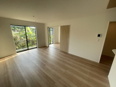 【居間・リビング】 | 与那原町上与那原（全4棟）ラスト3号棟 | 3号棟　LDK16帖♪キッチンはオシャレな折下げ天井♪