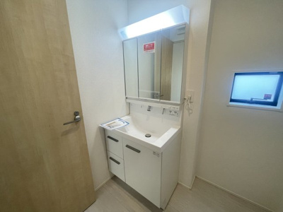 【独立洗面台】 | 与那原町上与那原（全4棟）ラスト3号棟 | 3号棟　三面鏡付き洗髪洗面化粧台♪