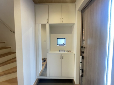 【玄関】 | 与那原町上与那原（全4棟）ラスト3号棟 | 3号棟　十分な収納付き玄関♪