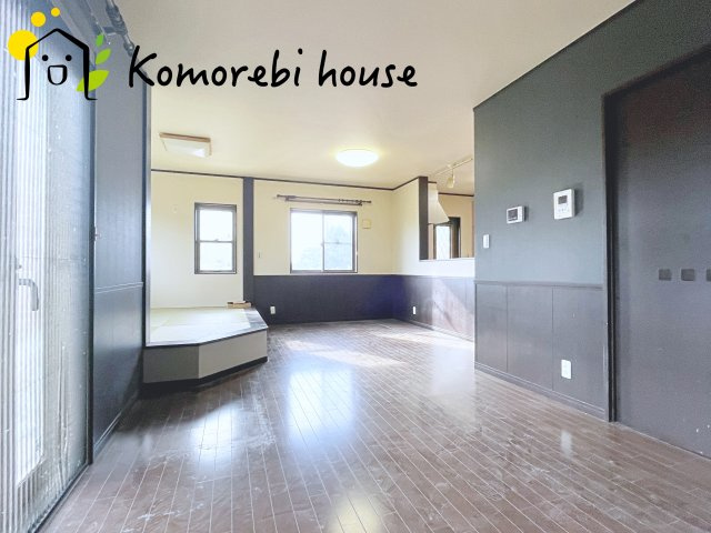 鴻巣市大芦　中古戸建の居間・リビング|おしゃれな居間です