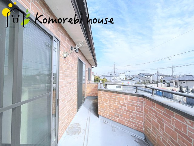 鴻巣市大芦　中古戸建のバルコニー|開放的で明るい空間を演出してくれるバルコニーです