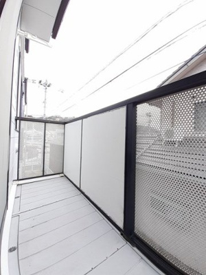 【バルコニー】 | グリーンスクエアＡ | 外からの目が気にならないバルコニーで洗濯物が干せます