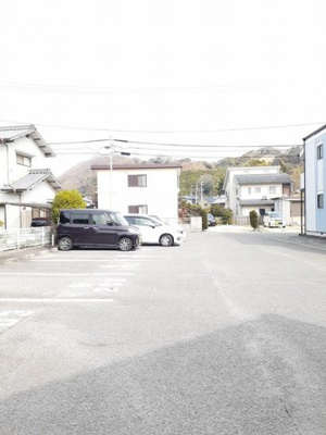 【駐車場】 | グリーンスクエアＡ | 駐車場があります