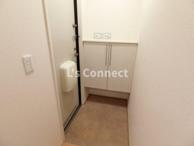 【玄関】 | シャルマン古川Ａ | 下駄箱付きで靴も収納できます。