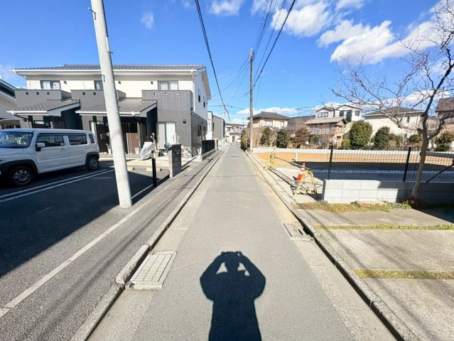 川越市石原町1丁目　建築条件なし売地　東武東上線『川越市駅』徒歩19分　【月越小学区】の前面道路含む現地写真