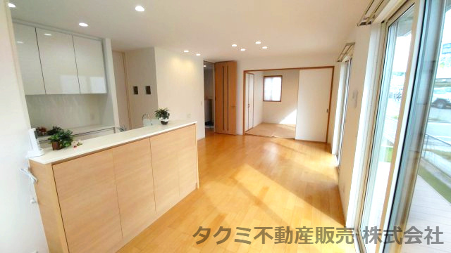 神戸市垂水区舞多聞西　中古一戸建の居間・リビング